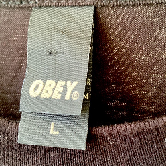 2000’s Obey Tee - Picture 2 of 3